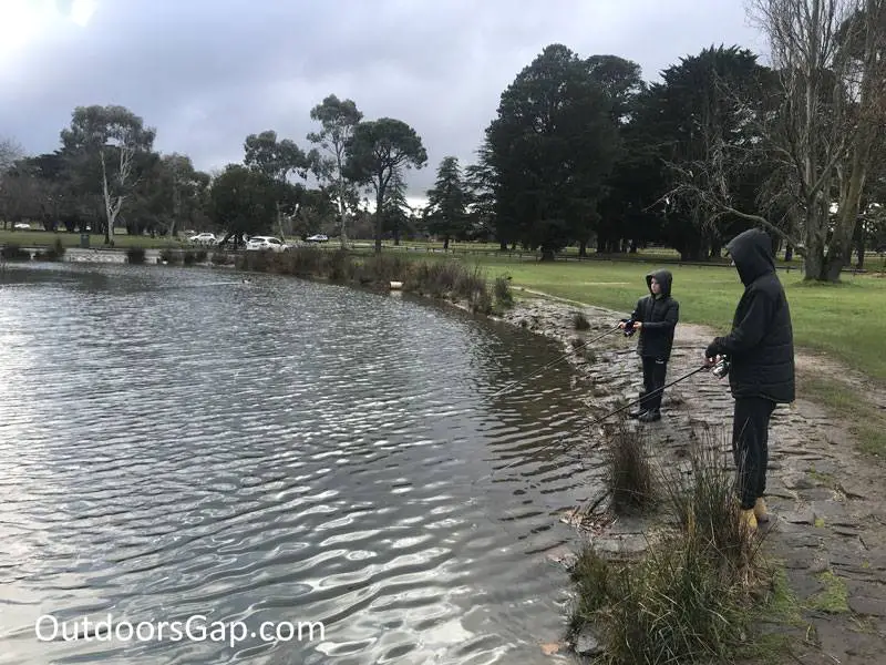 Kids fishing at Victoria Park Lakes in Ballarat