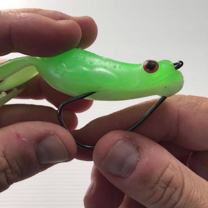 How to rig soft plastic frog step 5.